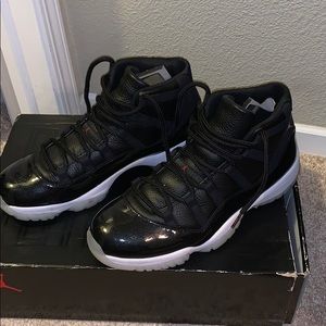 Air Jordan 11 (72 and 10)
